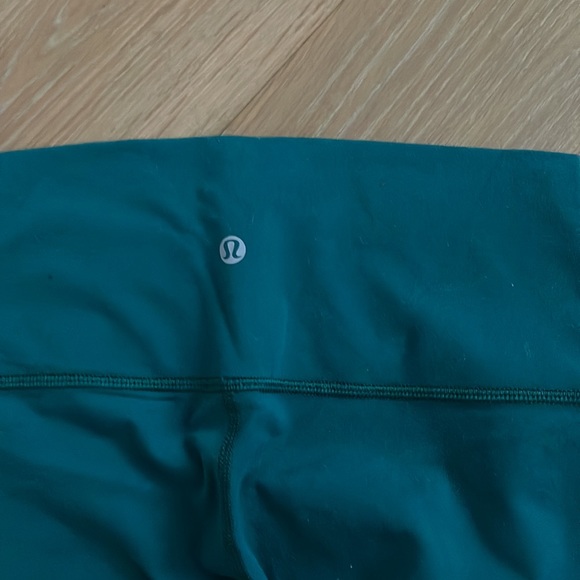 Lululemon wunder under crops - Picture 2 of 3